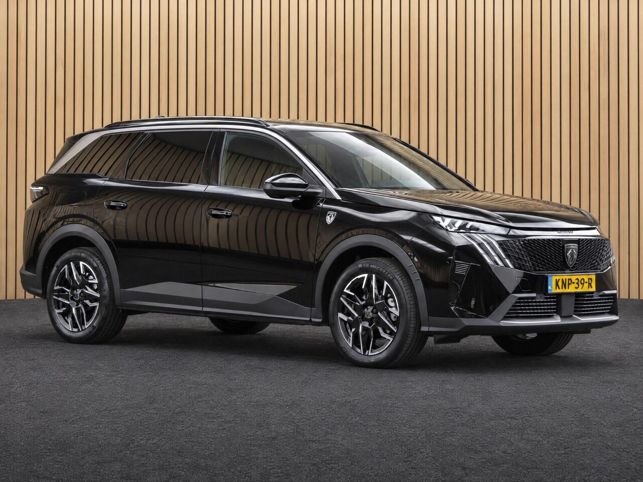 Peugeot 5008 - 1.2 Hybrid 145 GT 7p | Navi / Camera / Climate - AutoWereld.nl