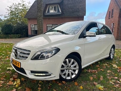 Mercedes-Benz B-klasse - 180 Ambition Aut. DCT7 / A.C. / PDC