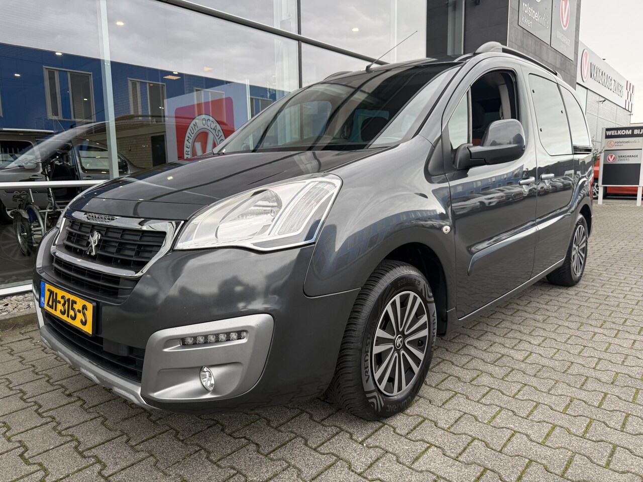 Peugeot Partner Tepee - 4+1 Rolstoelauto 1.6 BlueHDi Active (Zeer nette 4+1 of 5+0 Rolstoelauto!) - AutoWereld.nl