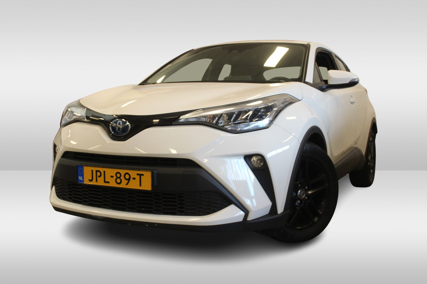 Toyota C-HR - 1.8 Hybrid l Adaptief Cruise Control l Achteruitrijcamera l LED l Airco l Apple CarPlay/ A - AutoWereld.nl
