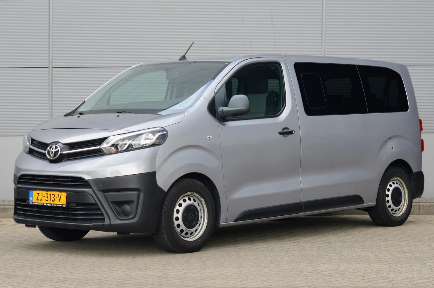 Toyota ProAce Shuttle - 1.5 D-4D Navigator Medium 1.5 D-4D Navigator Medium - AutoWereld.nl