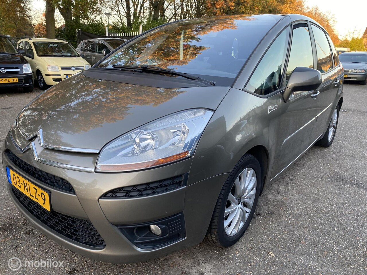 Citroën C4 Picasso - 1.6 VTi Business 5p. 172.DKM ECC PANORAMADAK CRUISE TREKHAAK - AutoWereld.nl
