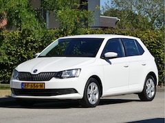 Skoda Fabia - 1.2 TSI Ambition AUTOMAAT | airco | trekhaak