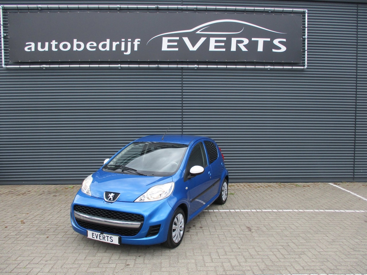 Peugeot 107 - 1.0-12V XS Apk 28-10-2027 Airco 92385 Km met afgestempelde boekjes compleet speciale uitvo - AutoWereld.nl
