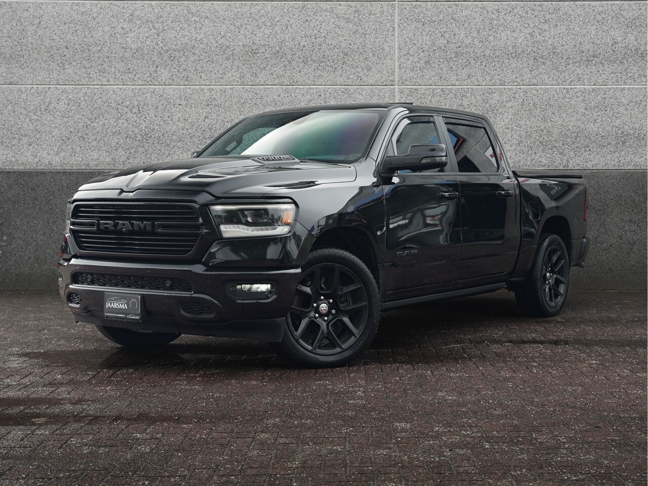 Dodge Ram 1500 - 5.7 V8 4x4 Sport G/T Pack CrewCab |Sport uitlaat |Vaste pook |Panoramadak |Apple Carplay | - AutoWereld.nl