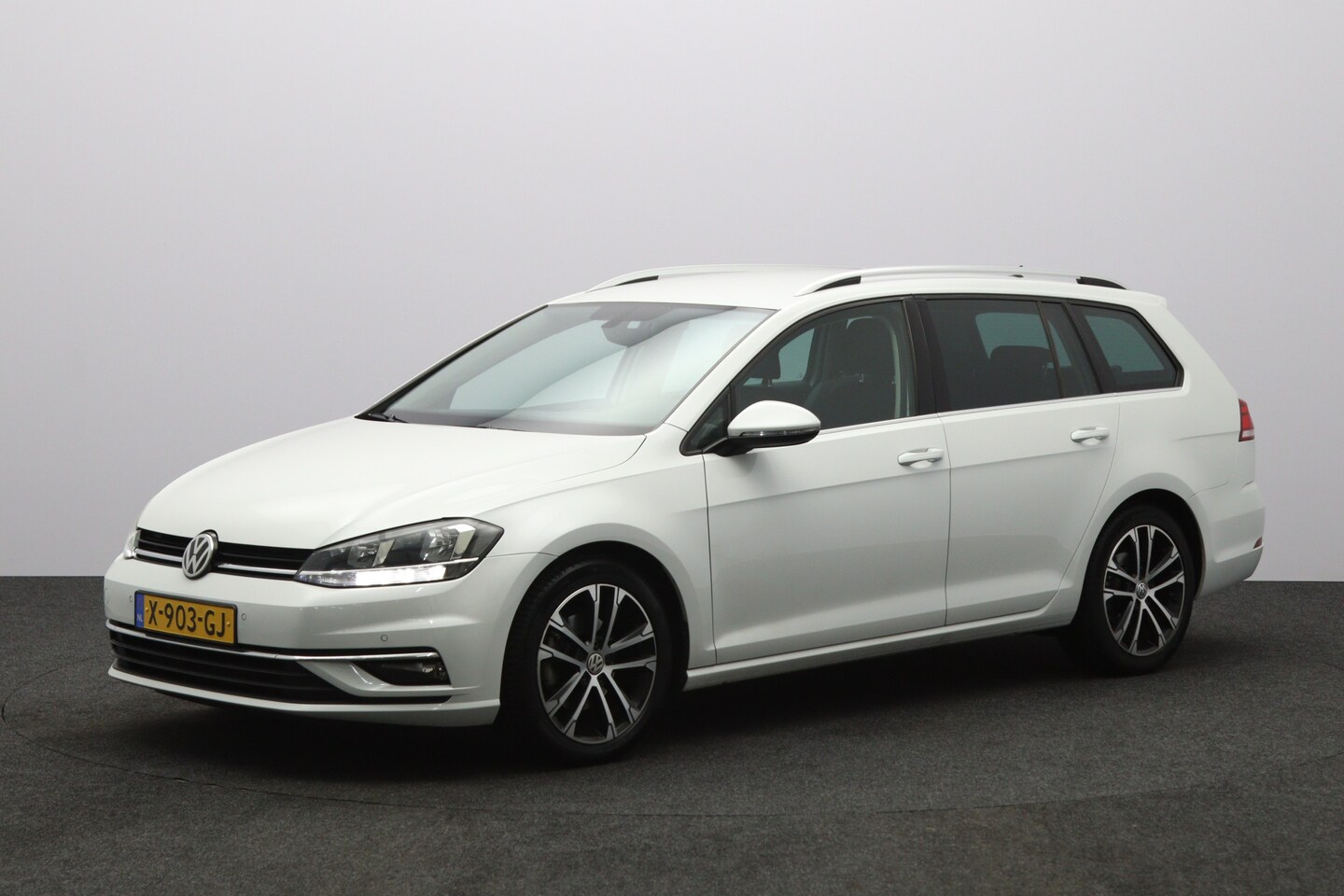 Volkswagen Golf Variant - 1.4 TSI 126 PK Automaat Highline, Trekhaak, Carplay, Camera, Adap. Cruise Control - AutoWereld.nl