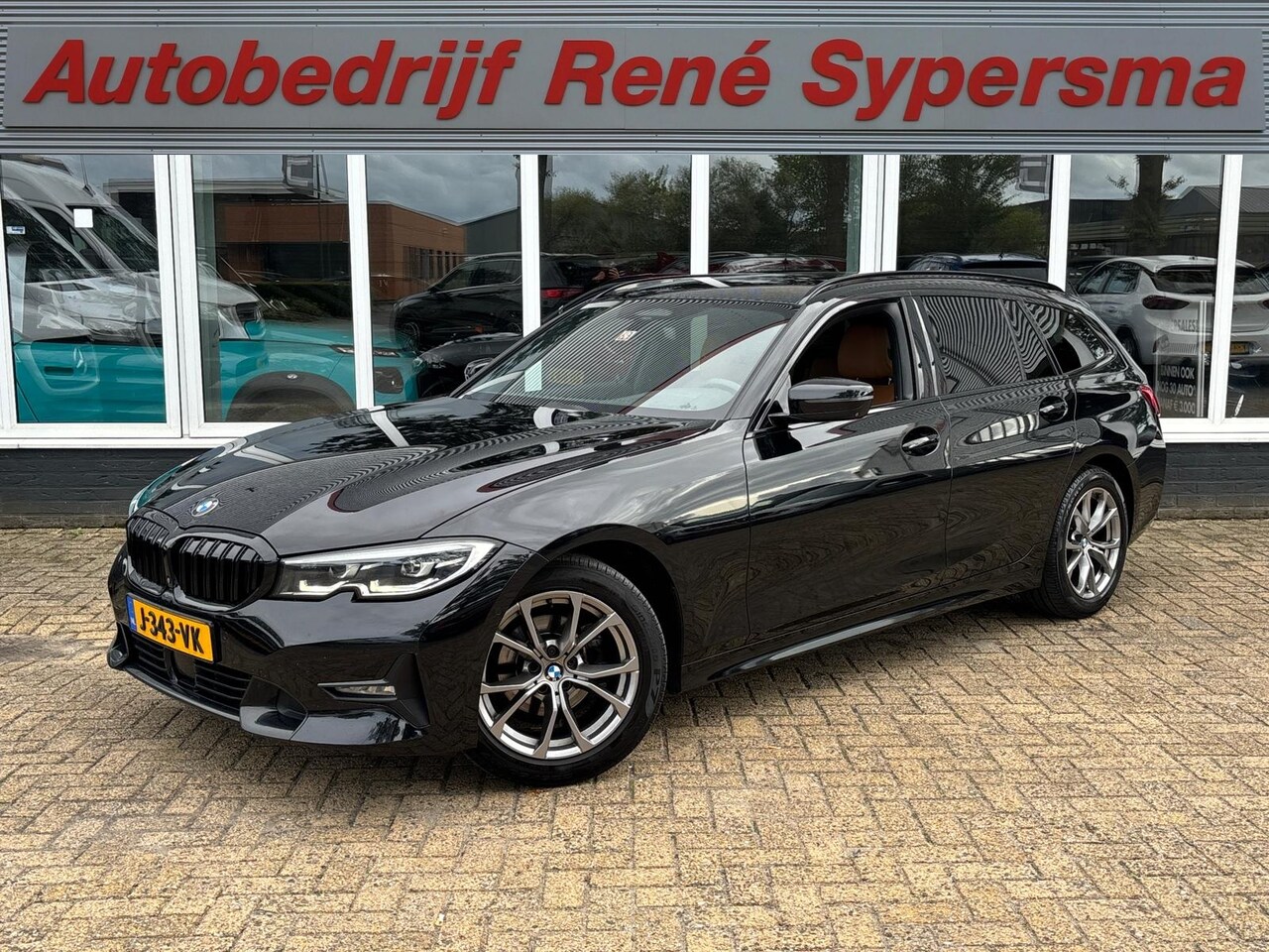 BMW 3-serie Touring - 318i High Executive Edition | M Pakket | Shadow Line | Assisted Driving | Trekhaak - AutoWereld.nl