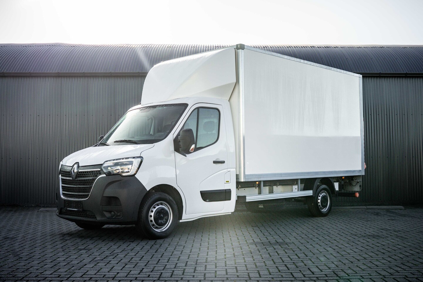 Renault Master - 2.3dCi | Bakwagen met Laadklep | LED | Carplay | Camera | Cruise - AutoWereld.nl