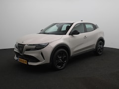 Alfa Romeo Junior - 1.2 Turbo Hybrid Ibrida | Apple Carplay/Android Auto | Parkeersensoren | Climate Control |