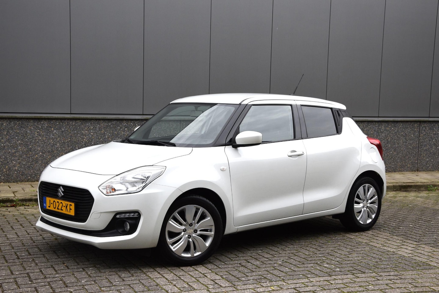 Suzuki Swift - 1.2 Select Smart Hybrid | dealer onderhouden | 1e eigenaar | carplay | - AutoWereld.nl