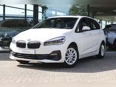 BMW 2-serie Active Tourer - 218i Executive Automaat / Trekhaak / Panoramadak / Sportstoelen / Achteruitrijcamera / LED