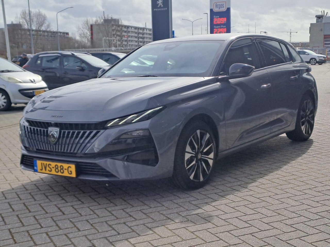 Peugeot 308 - 1.2 Hybrid 145 e-DCS6 Allure 360 Graden camera | Stoelverwarming + stuurverwarming | Tot 8 - AutoWereld.nl