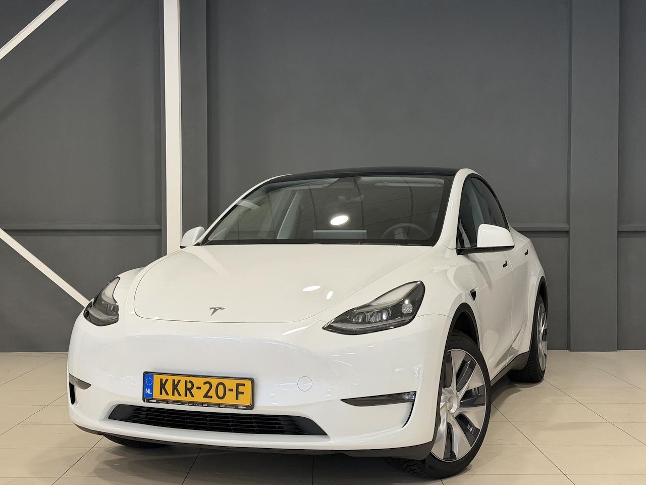 Tesla Model Y - Long Range AWD 75 kWh | Leder | SOH 94% | Hoge instap | - AutoWereld.nl