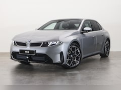 BMW i3 - 50 xDrive M Sport / Parnoramadak / Trekhaak / Parking Assistant Professional / Multifincti