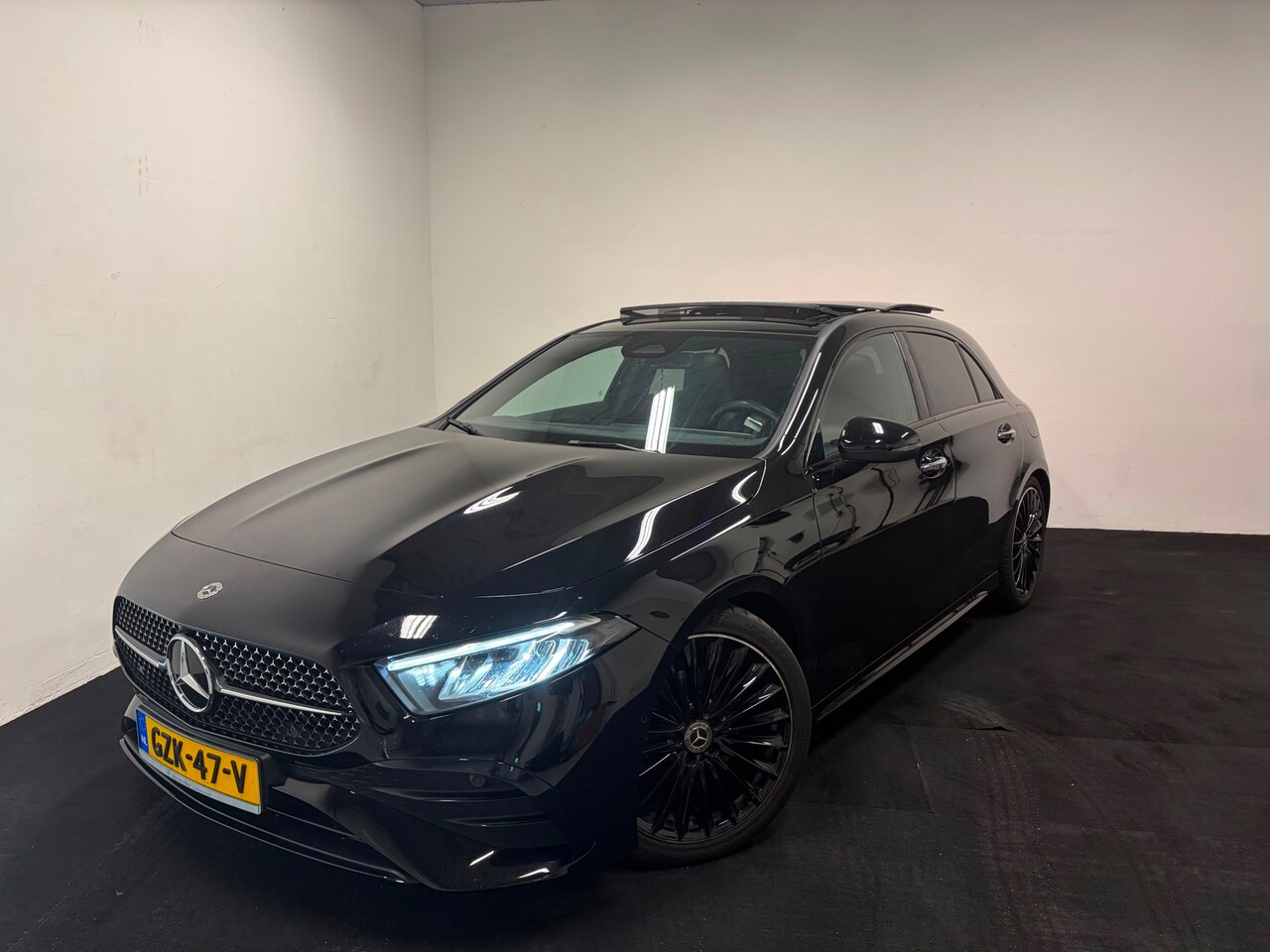 Mercedes-Benz A-klasse - 200 D | AMG PANO SFEER KEYLESS DLR OND - AutoWereld.nl