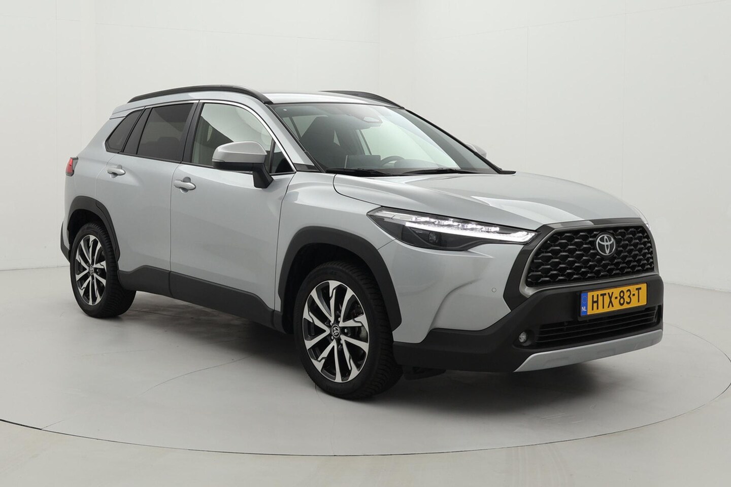 Toyota Corolla Cross - Hybrid 140 Style | Apple Carplay / Android Auto | Dodehoek detectie | Parkeersensoren voor - AutoWereld.nl
