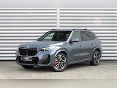 BMW X1 - xDrive25e M Sport Automaat / Panoramadak / Trekhaak / Sportstoelen / Adaptieve LED / Head