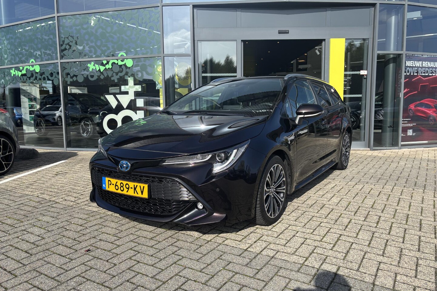 Toyota Corolla Touring Sports - 2.0 Hybrid Business Sport Intro | Automaat | Dealeronderhouden | JBL | Stoel- en stuurverw - AutoWereld.nl