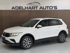 Volkswagen Tiguan - 1.4 TSI eHybrid Business / Navigatie full map / Adaptive Cruise / Climate control / etc