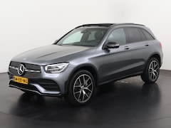 Mercedes-Benz GLC-klasse - 300e 4MATIC AMG Night | Panoramadak | 360 Camera | Stoelverwarming | Zondag Open
