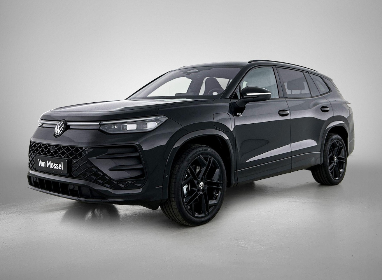 Volkswagen Tayron - 1.5 eHybrid R-Line Edition 204 PK | Panoramadak | Trekhaak | Navigatie | Apple Carplay & A - AutoWereld.nl