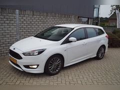 Ford Focus Wagon - 1.0 ST-Line 125 PK Sportstoelen Navi Airco 2x PDC Inparkeer Systeem Apple Carplay LMV 17 E