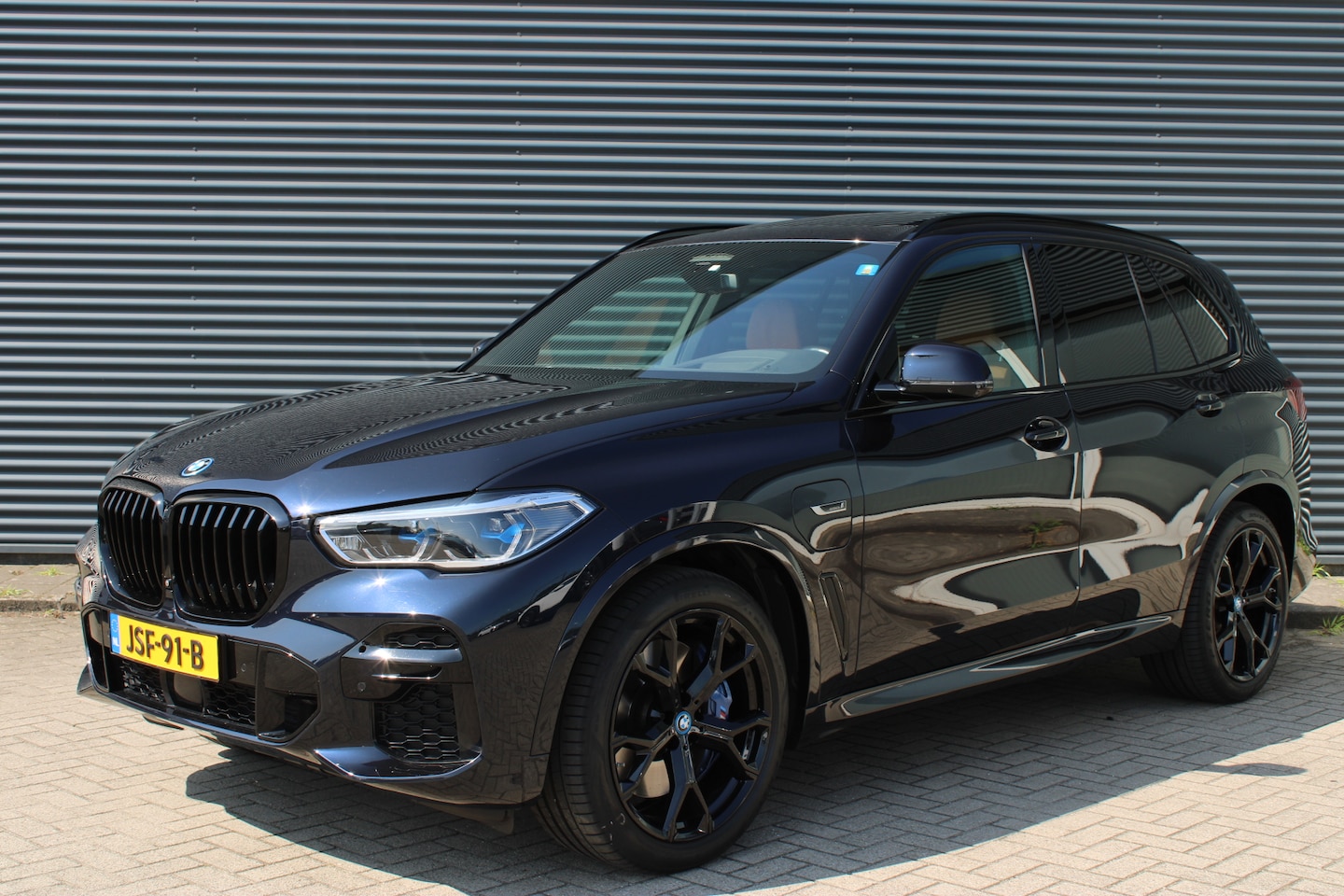 BMW X5 - xDrive45e M-Sport Laser Head-up Panoramadak Comfort-Zetels SOH-94% 360-Camera Elek.-trekha - AutoWereld.nl