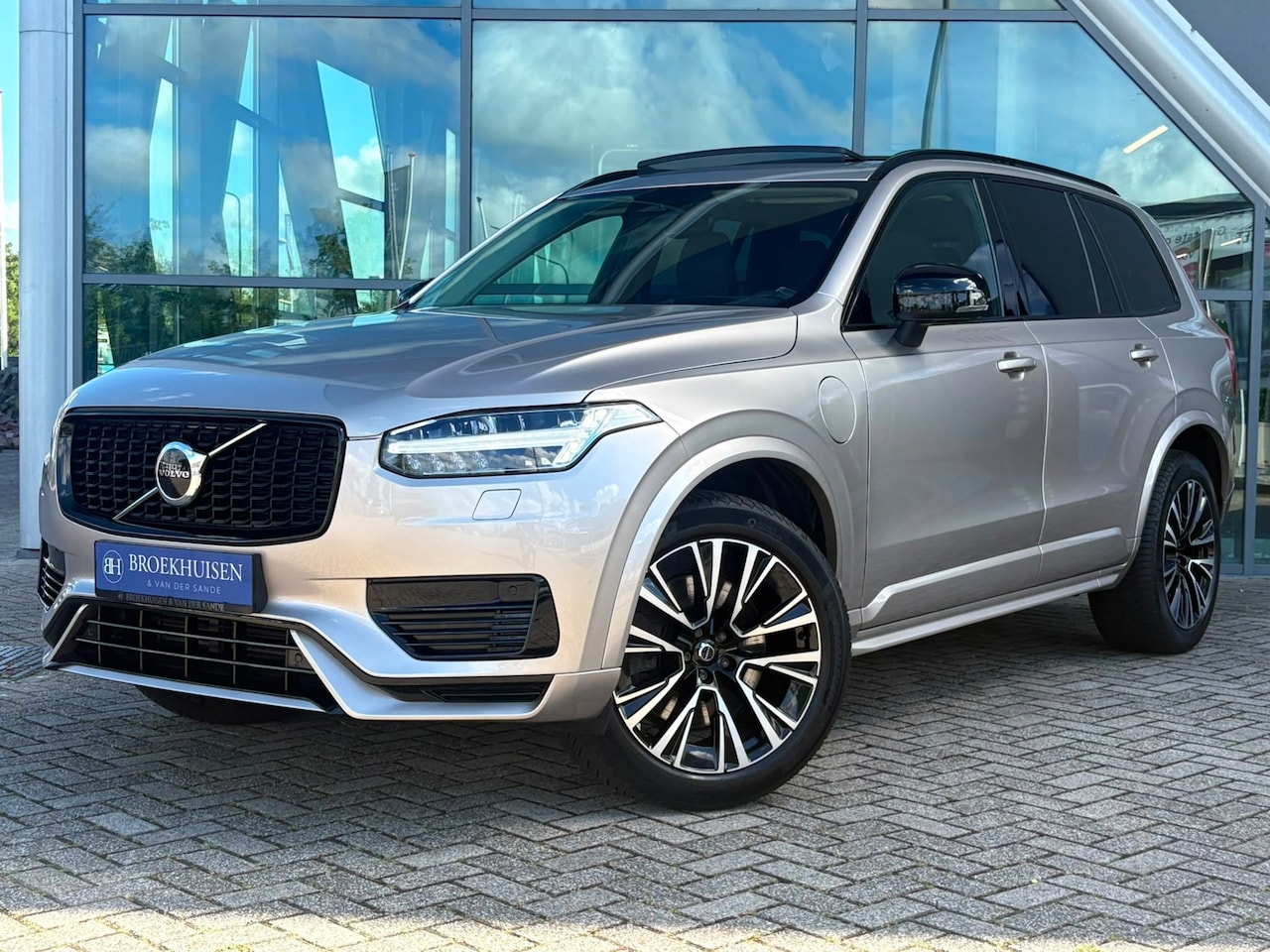 Volvo XC90 - 2.0 T8 Recharge AWD Ultimate Dark 455pk Luchtvering / Trekhaak / Head Up Display - AutoWereld.nl