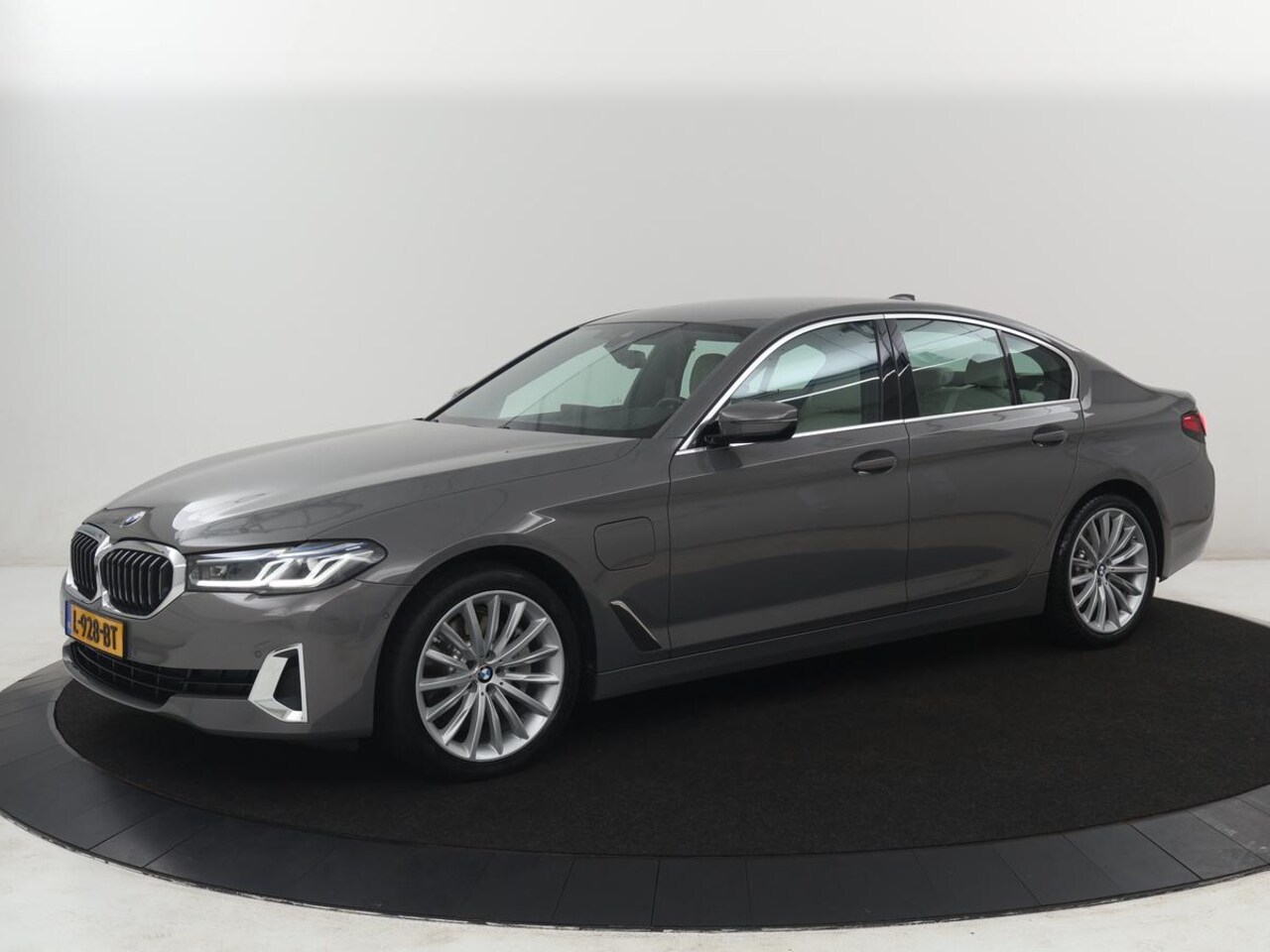 BMW 5-serie - 530e Business Edition Plus | SOH 92 % | - AutoWereld.nl