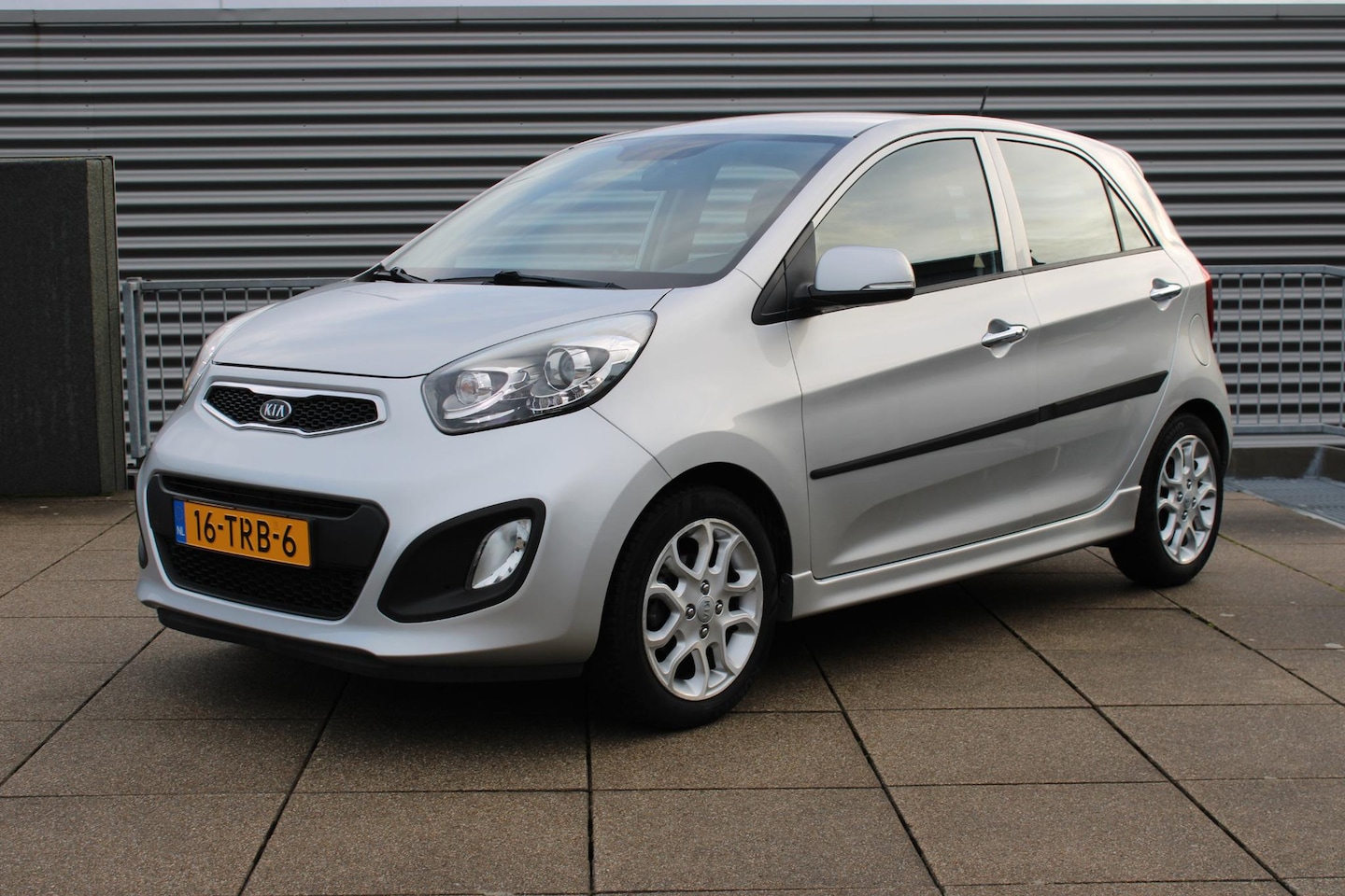 Kia Picanto - 1.2 CVVT Comfort Pack 1.2 CVVT Comfort Pack - AutoWereld.nl