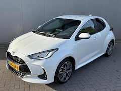 Toyota Yaris - 1.5 Hybrid 130 Executive Camera/Head-up display/Parkeerhulp/Carplay-Android auto