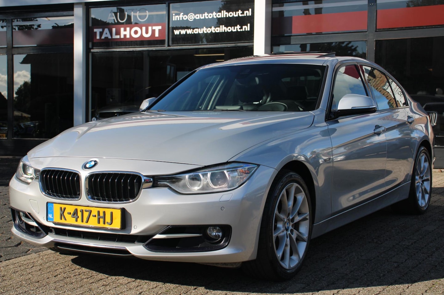 BMW 3-serie - 335i xDrive High Executive | Sportstoelen | Head-up Display | 306pk | Lane assist | Harman - AutoWereld.nl
