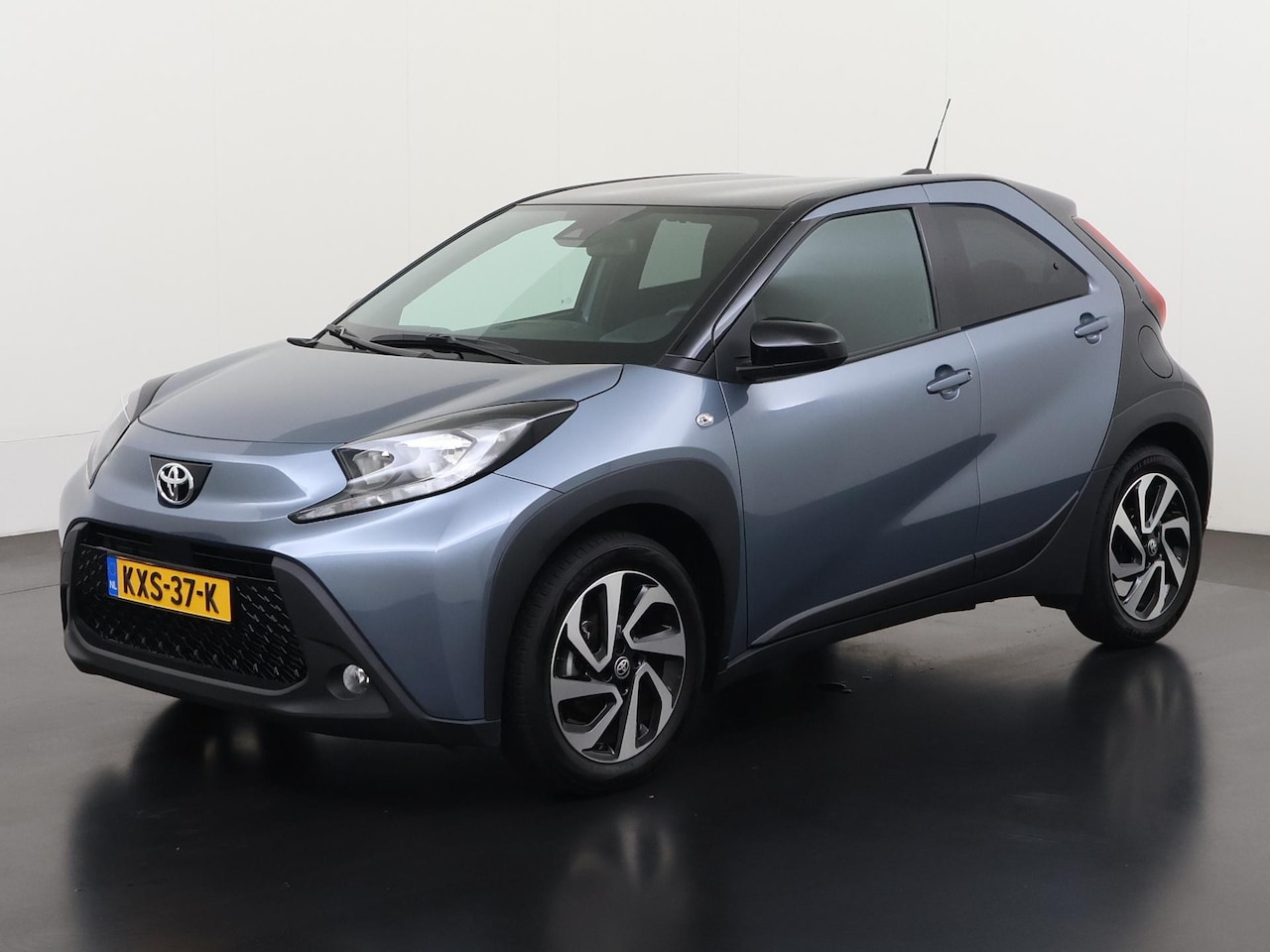 Toyota Aygo X - 1.0 VVT-i S-CVT Pulse Automaat | All-in 339,- Private Lease | Direct uit voorraad - AutoWereld.nl