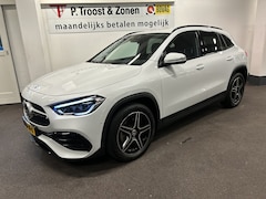 Mercedes-Benz GLA-Klasse - 250 e AMG Line | Adaptive cruise control | Sfeerverlichting | Lane assist | Dodehoeksdetec