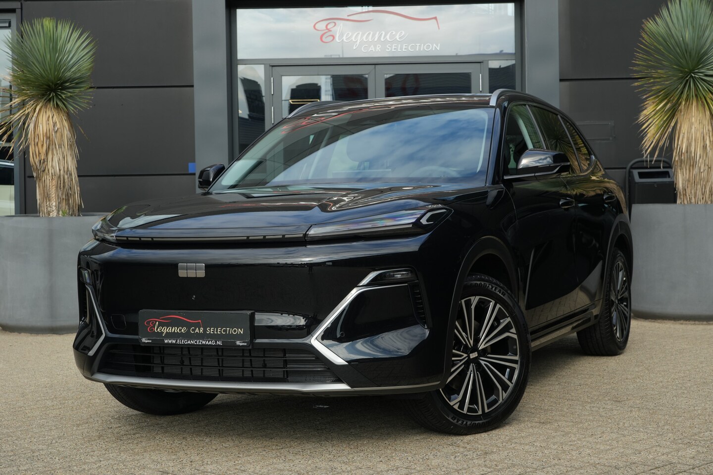Geely Starray EM-i - 1.5 Max+ | PHEV | 262 PK | Panoramadak | 360° camera | Stoelverwarming & -ventilatie | Mas - AutoWereld.nl