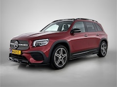 Mercedes-Benz GLB - 180 Business Solution AMG | Panoramadak | Achteruitrijcamera | Trekhaak | Elektr. Stoelen