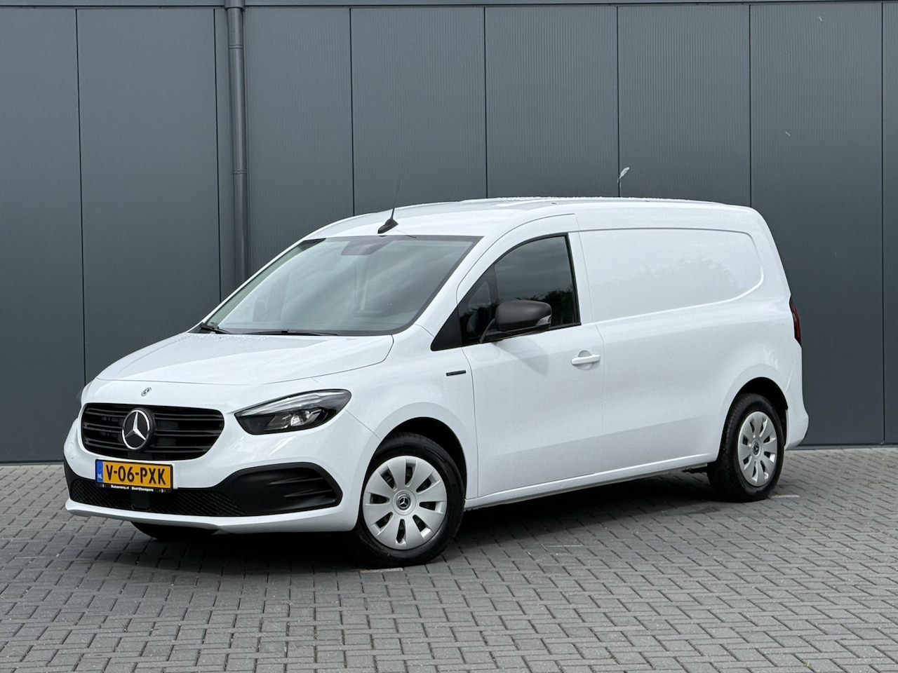 Mercedes-Benz Citan - 112 Pro L2H1 / 51 kWh / RIJKLAAR !! / 3.369 KM / High Performance LED-koplampen / CAMERA / - AutoWereld.nl