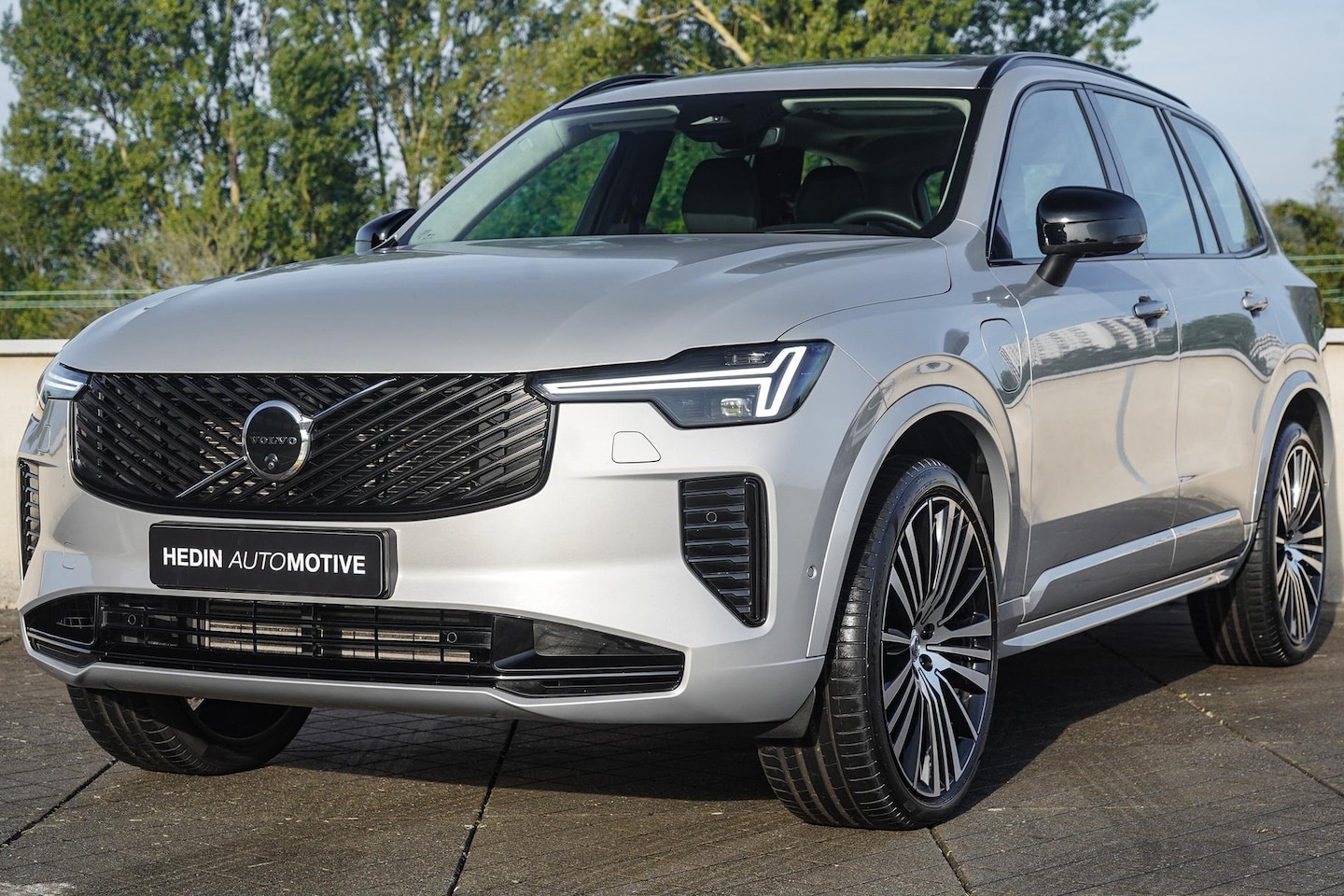 Volvo XC90 - 2.0 T8 Plug-in hybrid AWD Ultra Dark Panoramadak | Bowers&Wilkins | Elek Verstelbare Voors - AutoWereld.nl