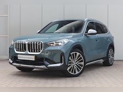 BMW iX1 - eDrive20 xLine / Sportstoelen / Comfort Access / Achteruitrijcamera / Harman Kardon / Adap