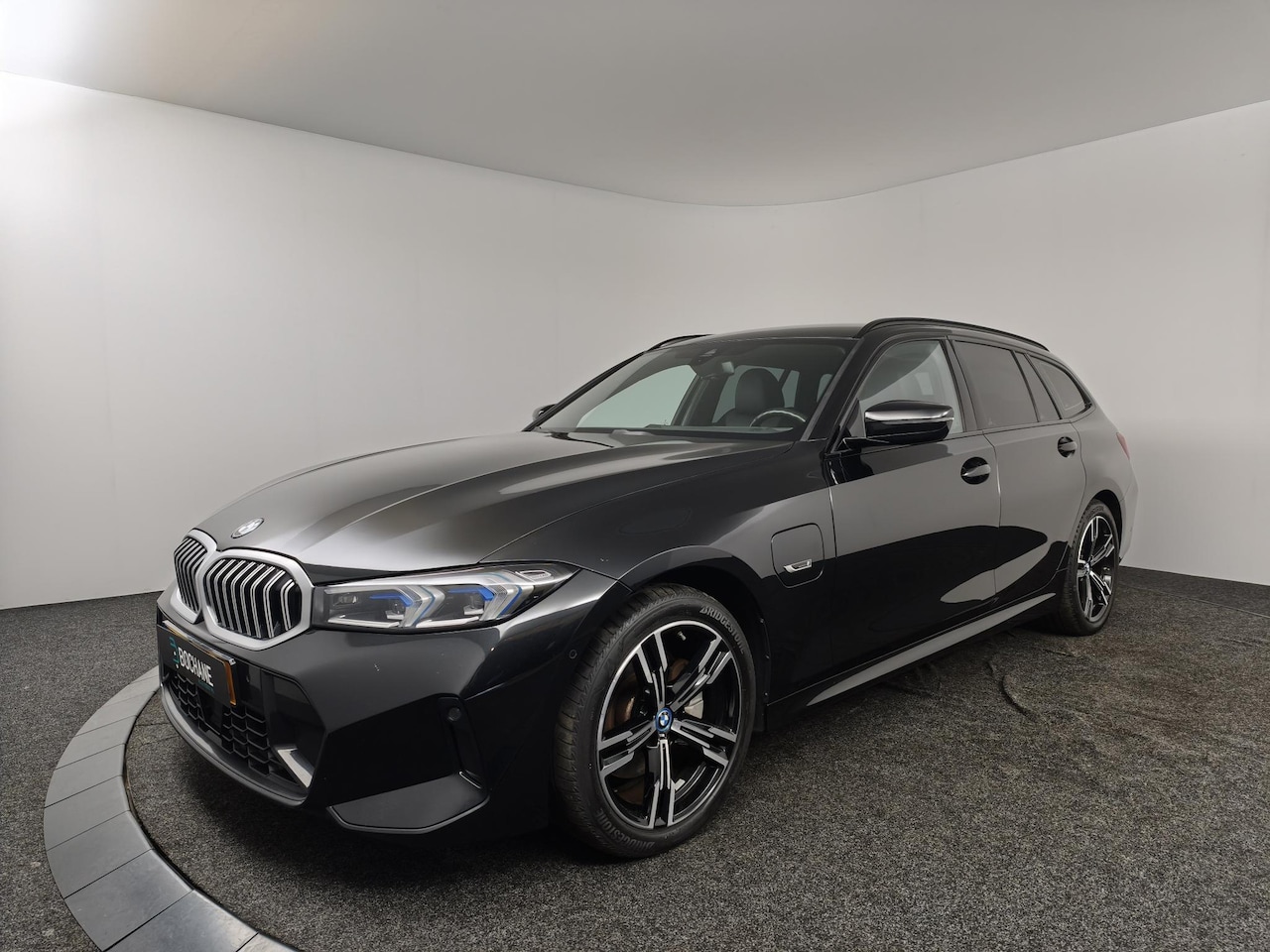 BMW 3-serie Touring - 330e M Sport Edition | Elektrische Trekhaak | Achteruitrijcamera | Adaptieve Cruise Contro - AutoWereld.nl