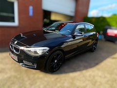 BMW 1-serie - 116i Sport 136PK/NAVI/PDC/Stoelverw