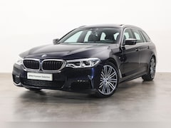 BMW 5-serie Touring - 520i High Executive M Sport Automaat / Panoramadak / Achteruitrijcamera / Comfortstoelen /