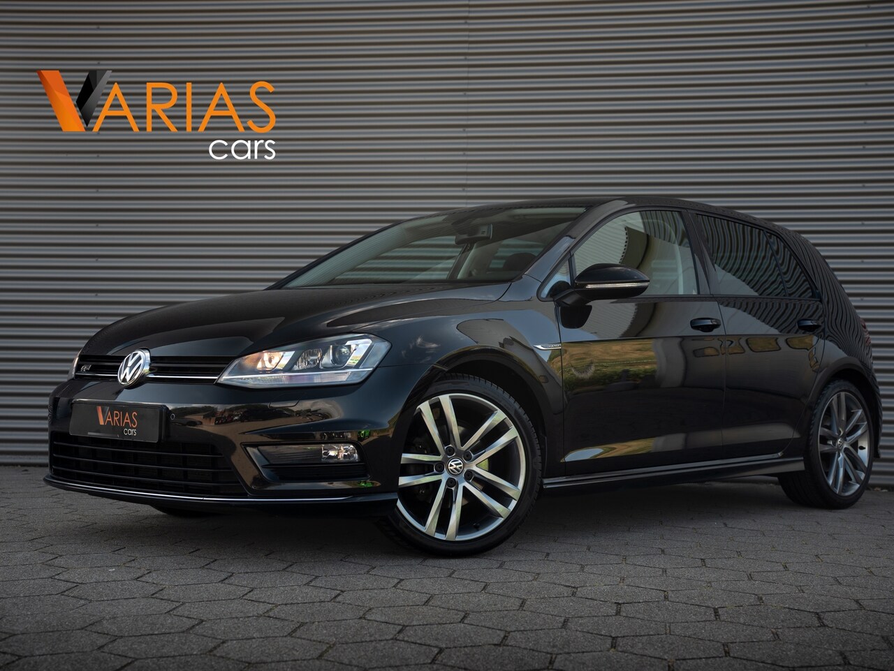 Volkswagen Golf - 1.4 TSI R-line Nieuwe distributie Nieuwe keuring - AutoWereld.nl