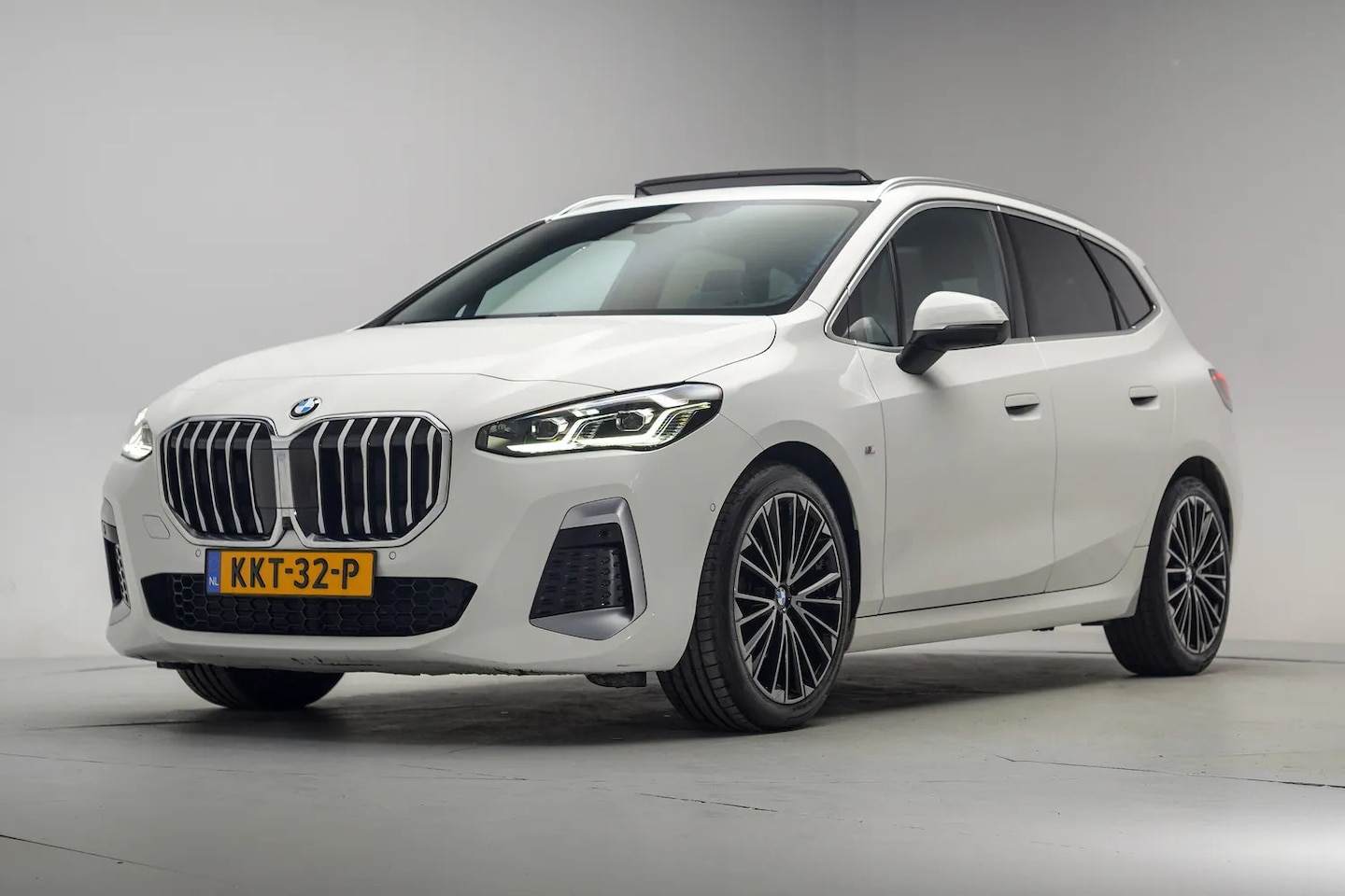 BMW 2-serie Active Tourer - 218i M Sport Aut. [ Panorama Leder HUD HarmanKardon ] - AutoWereld.nl