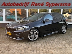 BMW 1-serie - 118i Executive Edition | M Pakket | Sfeerverlichting | Apple Carplay | Leder
