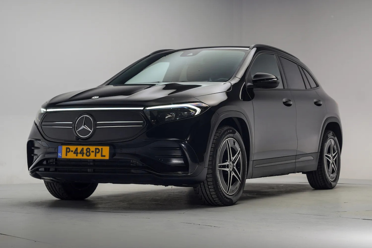 Mercedes-Benz EQA - 250 AMG Business Solution 67kWh 3 fase [ LED Stoelverwarming Camera Leder/Alcantara ] - AutoWereld.nl