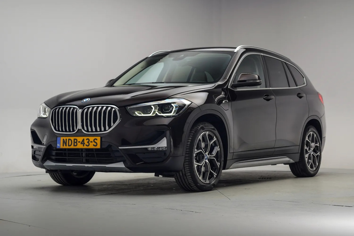 BMW X1 - xDrive 25e High Executive Xline Aut. [ LED Head-up Sportstoelen ] - AutoWereld.nl