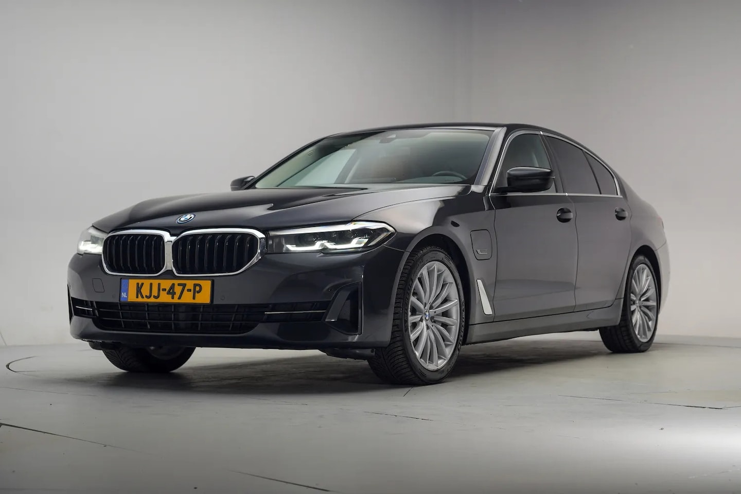 BMW 5-serie - 520e High Executive [ Leder Comfortstoelen Camera ] - AutoWereld.nl