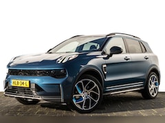 Lynk & Co 01 - 1.5 Plug-in Hybrid 262 Pk | Stuurverwarming | Zwarte Hemel | 75 km Elektrisch Panoramadak