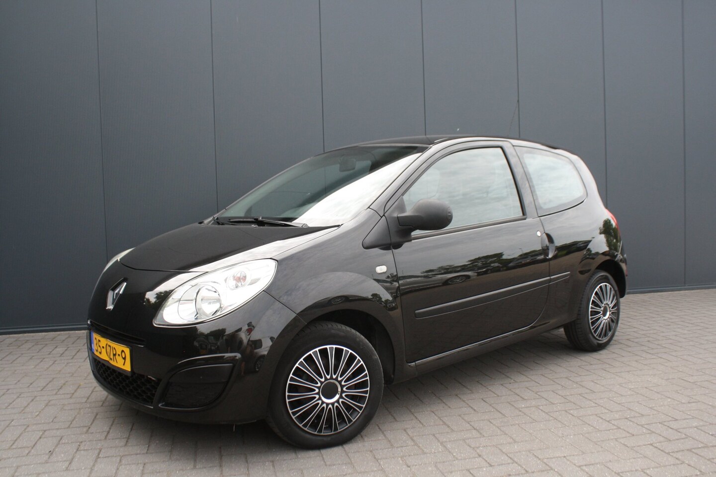 Renault Twingo - 1.2 Authentique - AIRCO -RIJKLAAR MET NIEUWE DISTRIBUTIERIEM - AutoWereld.nl